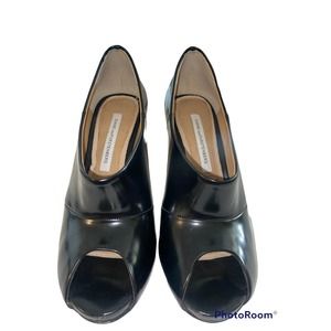 DIANE VON FURSTENBERG PEEP TOE BLACK BOOTIE SIZE 7.5